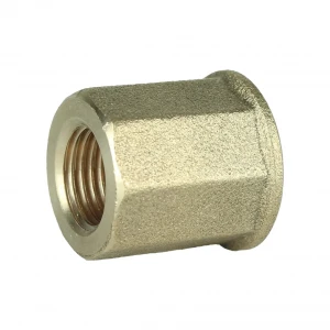 Муфта редукционная 3/8″х1/4″ВВ латунная восьмигранная А0321А