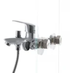 Однорычажный смеситель для ванны Cron Magic 009 хромированный с коротким литым изливом и синей ручкой (CR0125)