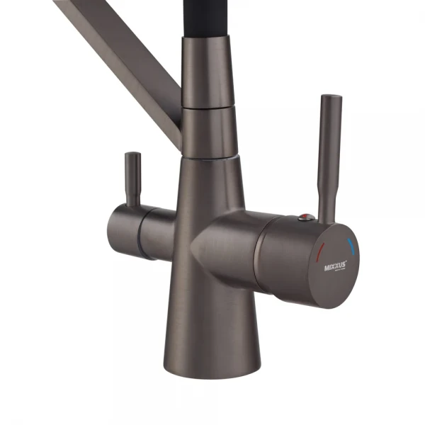 Смеситель для кухни Mixxus Premium Magnet 021 латунный графит с гибким изливом и подключением к фильтру MI6975 (MI6975)