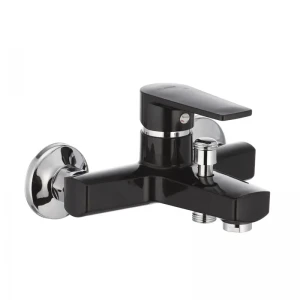 Смеситель для ванны Plamix Oscar-009 черный (без шланга и лейки) (PM0027) Смеситель для ванны Plamix Oscar-009 черный (без шланга и лейки) (PM0027)