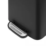 Мусорное ведро с плавным закрытием квадратное Zerix Kubix-TC0106 Black 6 л цвет черный (ZX5890)