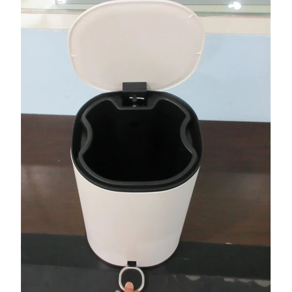 Відро для сміття з плавним закриттям овальне Zerix Prime-TC0105 White 5л колір білий (ZX5901)