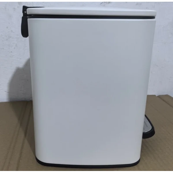 Мусорное ведро с плавным закрытием квадратное Zerix Kubix-TC0106 White 6 л (цвет белый) (ZX6109)