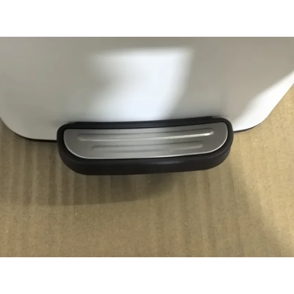 Мусорное ведро с плавным закрытием квадратное Zerix Kubix-TC0106 White 6 л (цвет белый) (ZX6109)