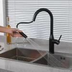 Смеситель для кухни GAPPO G4398-46 с выдвижным изливом, 2 режима, черный