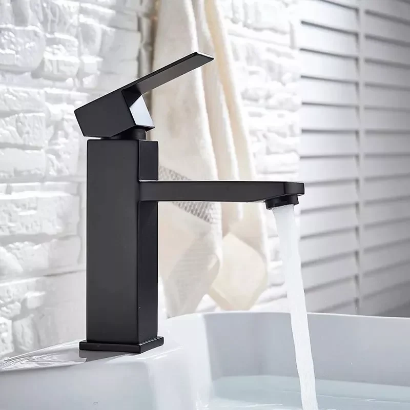Смеситель для умывальника WEZER PRO1-02-BLACK черный