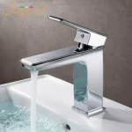 Змішувач для раковини FAOP A1006 білий-хром