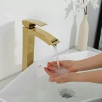 Смеситель для умывальника GAPPO G1007-32 золотой