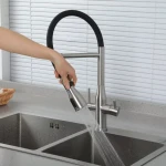 Смеситель для кухни GAPPO G4399-75 однорычажный под осмос с высоким силиконовым изливом нержавеющая сталь крепление гайкой диаметр 35 мм сатин/черный