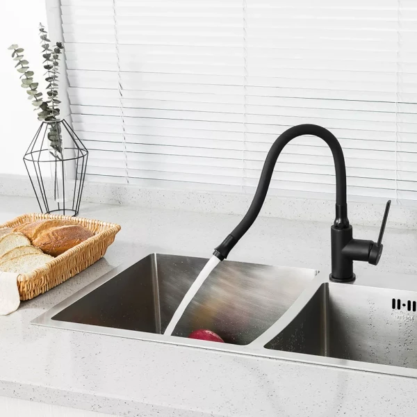 F4067-6 кухня одноваж. силiкон.вилив лат.корпус гайка Ø35 (чорний)** {10}