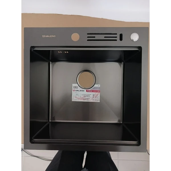 Мийка кухонна Valeso 50×50 см PVD чорна Handmade з підставкою для ножів