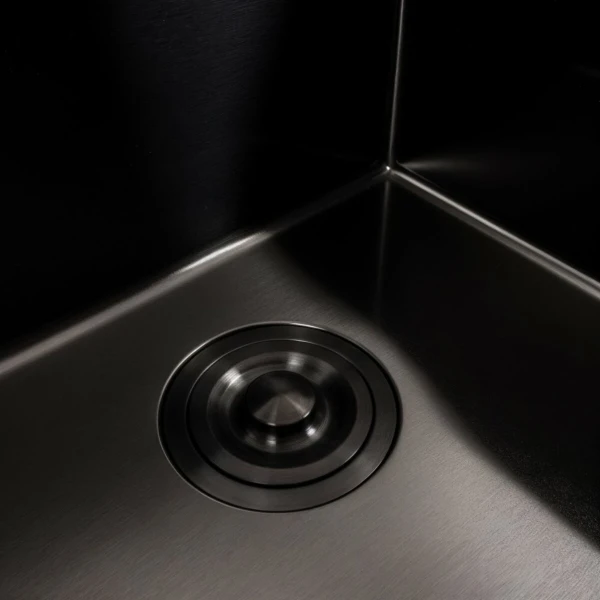 Кухонна мийка 45*45 Valeso Handmade PVD чорна (сифон крулий 3,0/0,8)