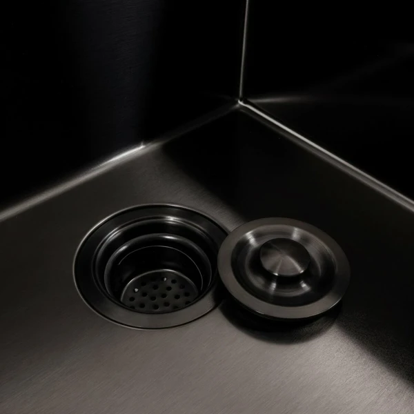 Кухонна мийка 45*45 Valeso Handmade PVD чорна (сифон крулий 3,0/0,8)