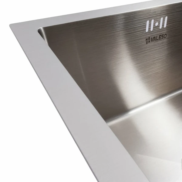 Кухонна мийка нержавійка СМ 44*44 VALESO Handmade (монтаж під стільницю)